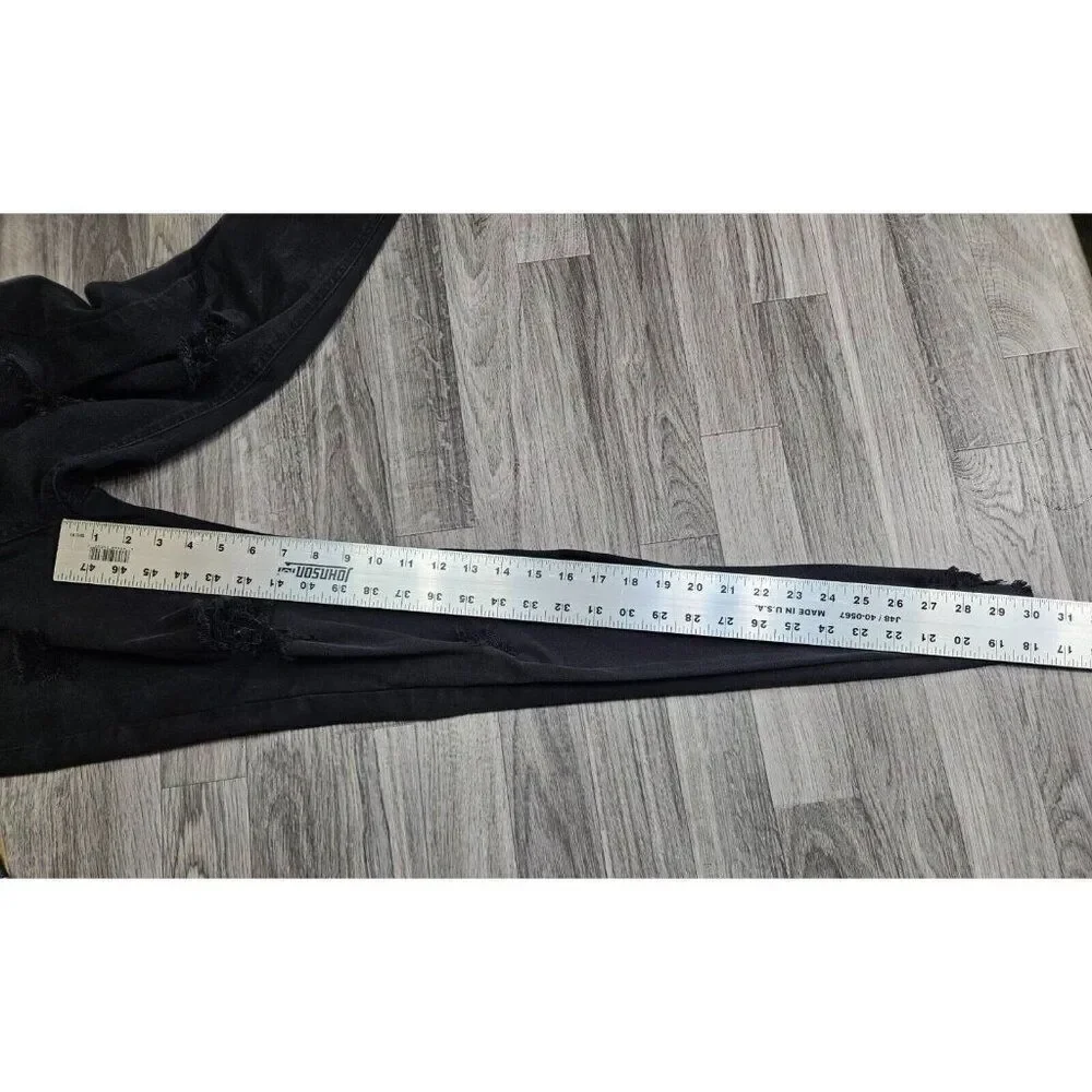 (3/$35) Refuge Size 4 Pockets Fringe Hem Distressed Black Grey Denim‎ Jeans